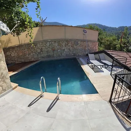 Kalkan Islamlar'da Tas Ev Villa *